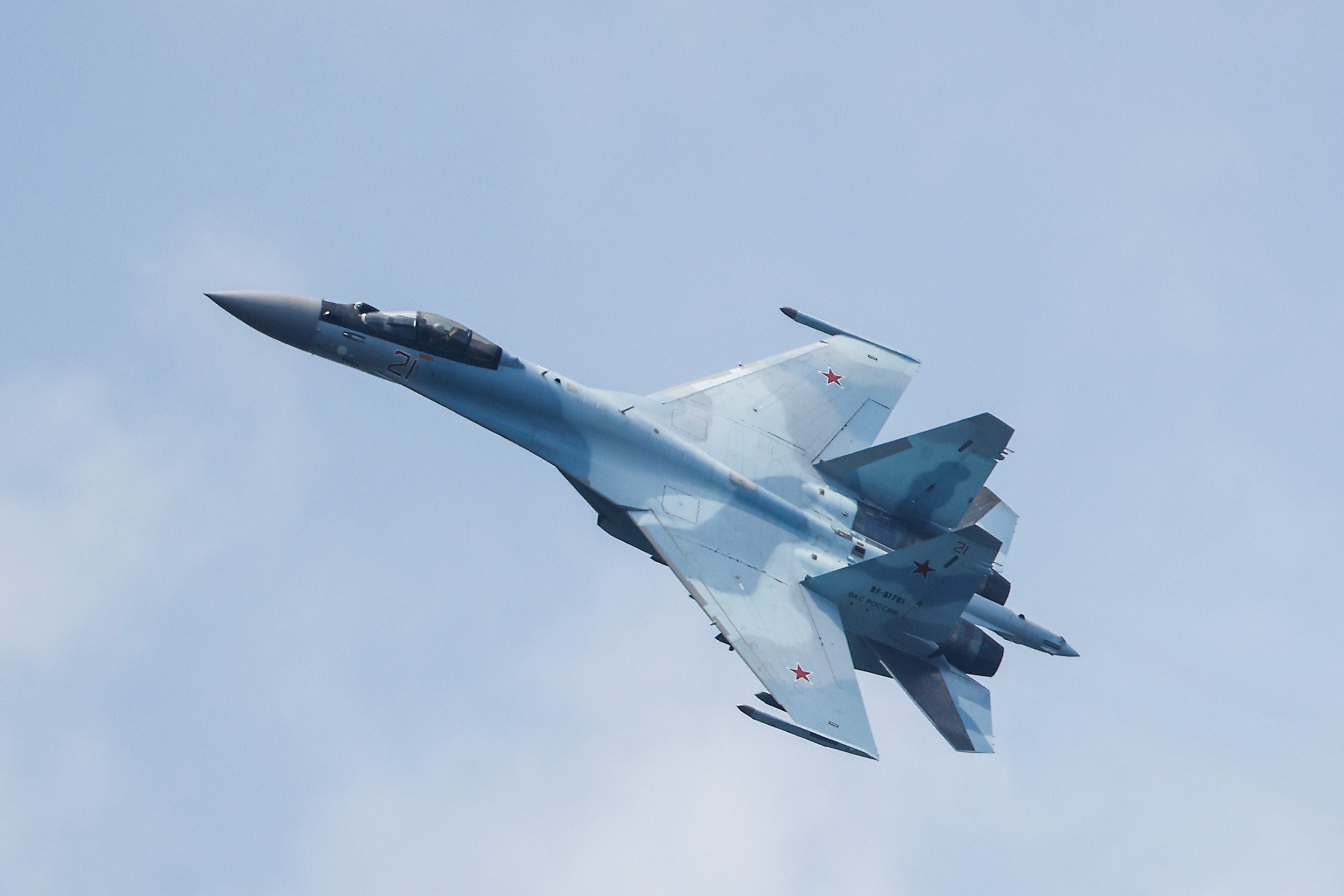 Iran's Revolutionary Guards commander says Iran purchased Russian-made Sukhoi 35 fighter jets