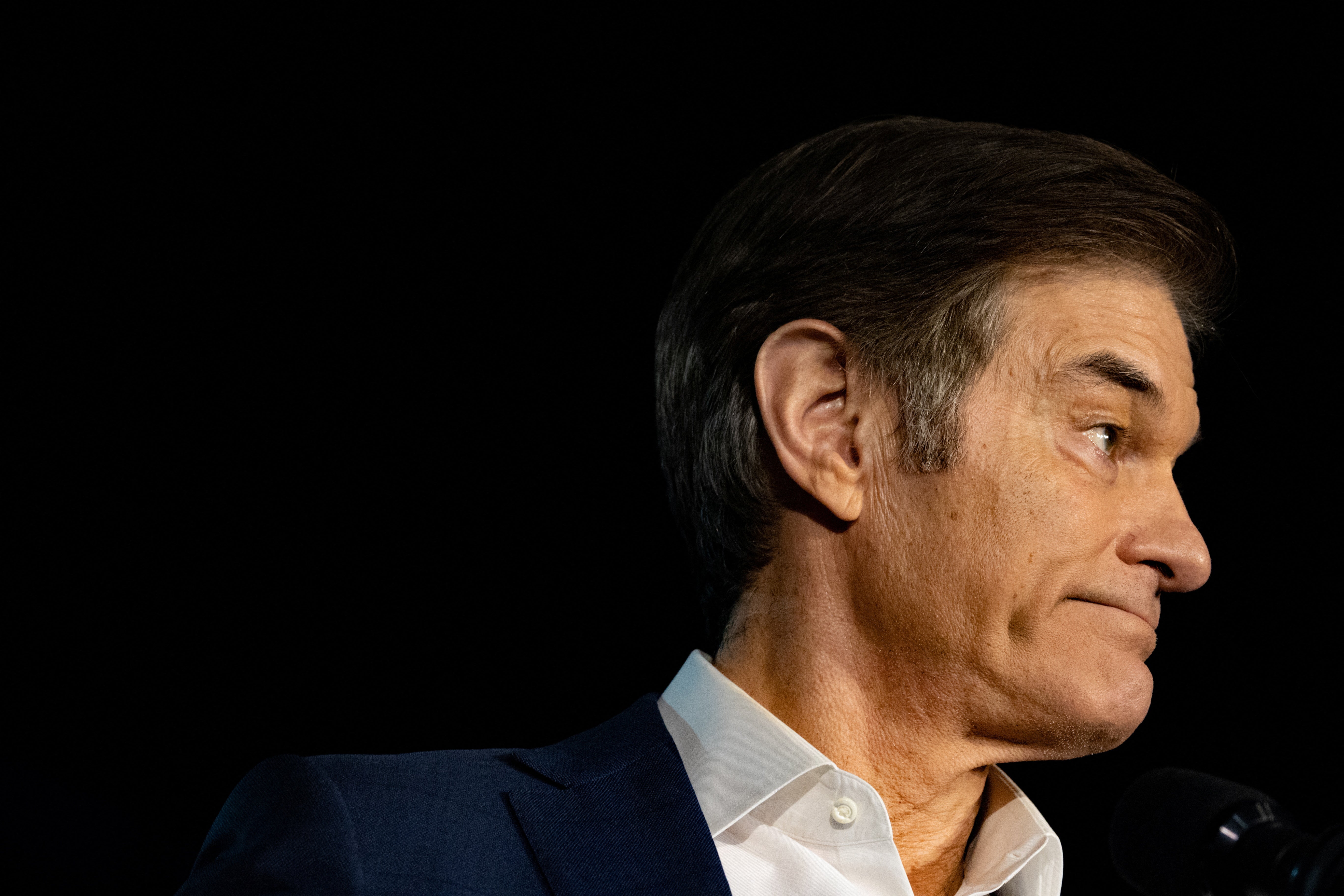 US Senator calls on Medicare nominee Dr. Oz to sever industry ties