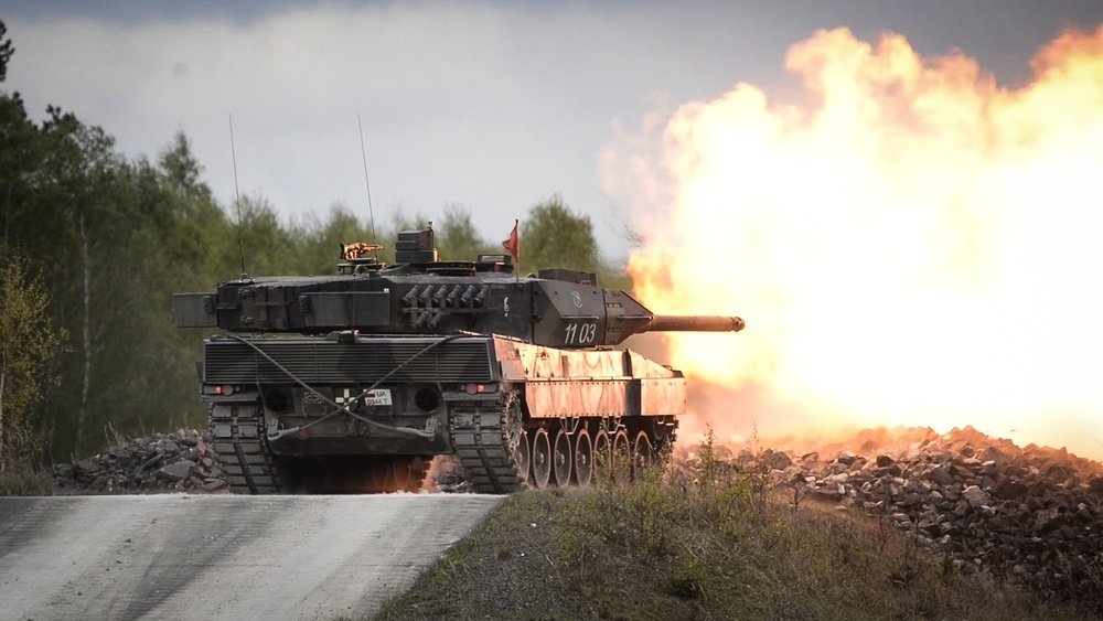 Poland requests re-export of 14 tanks to Ukraine, swipes at German “delays”