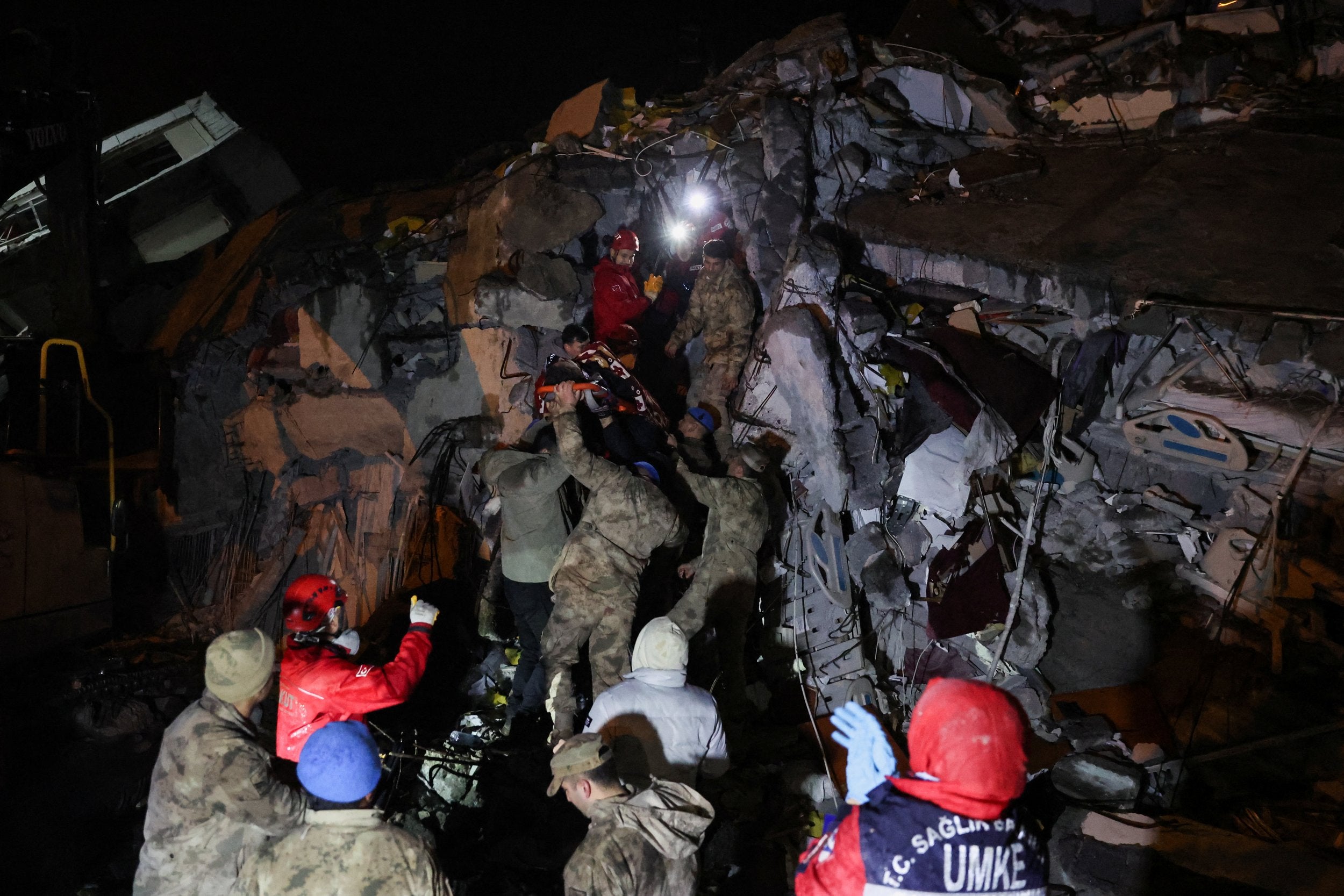 Turkish quake rescue teams comb through Iskenderun hospital debris