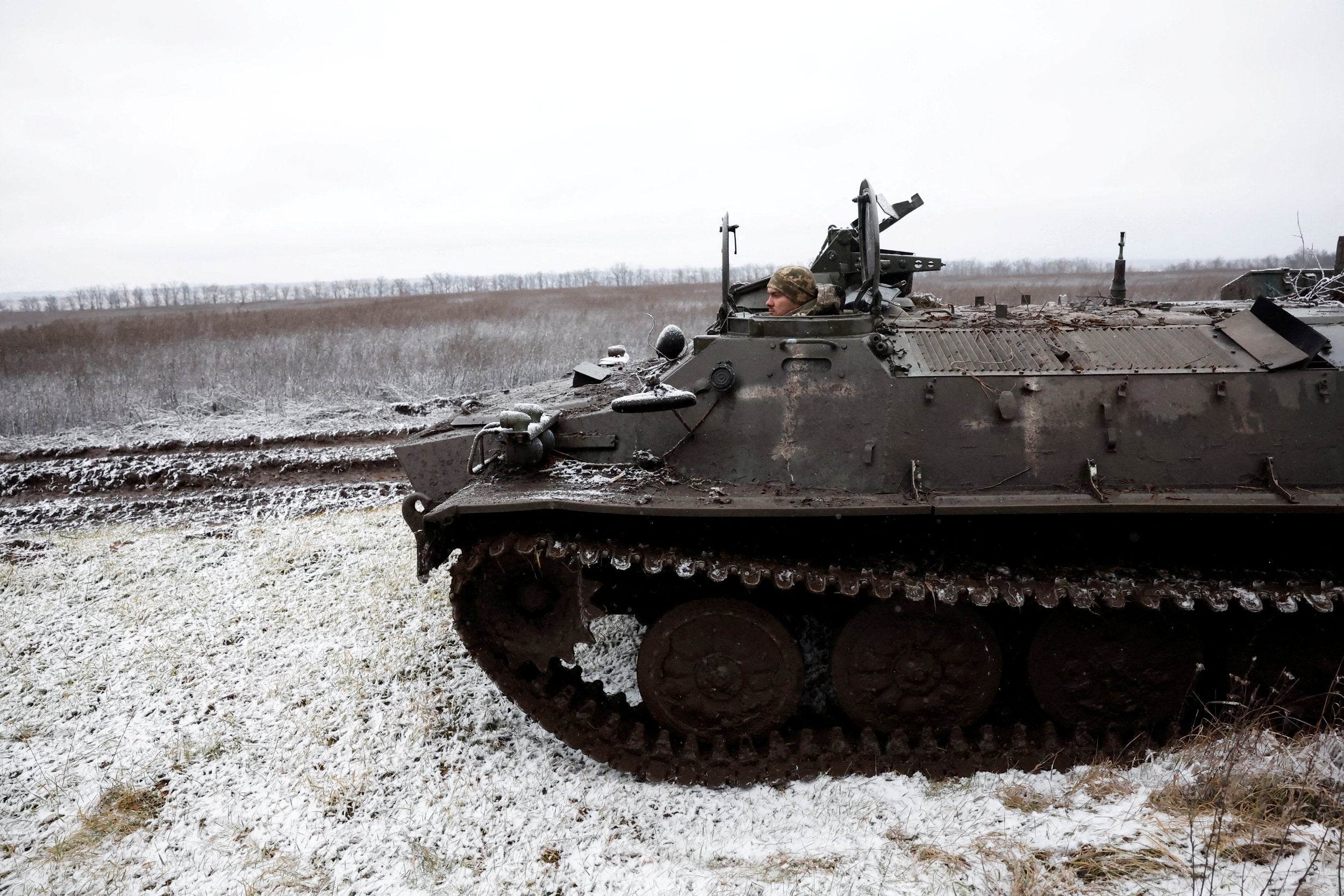 Ukraine beefs up eastern defenses as Russia sends waves of attacks
