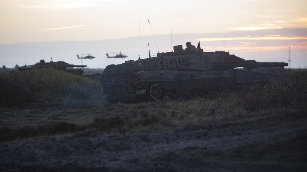 Finland says it could send Ukraine small number of Leopard tanks