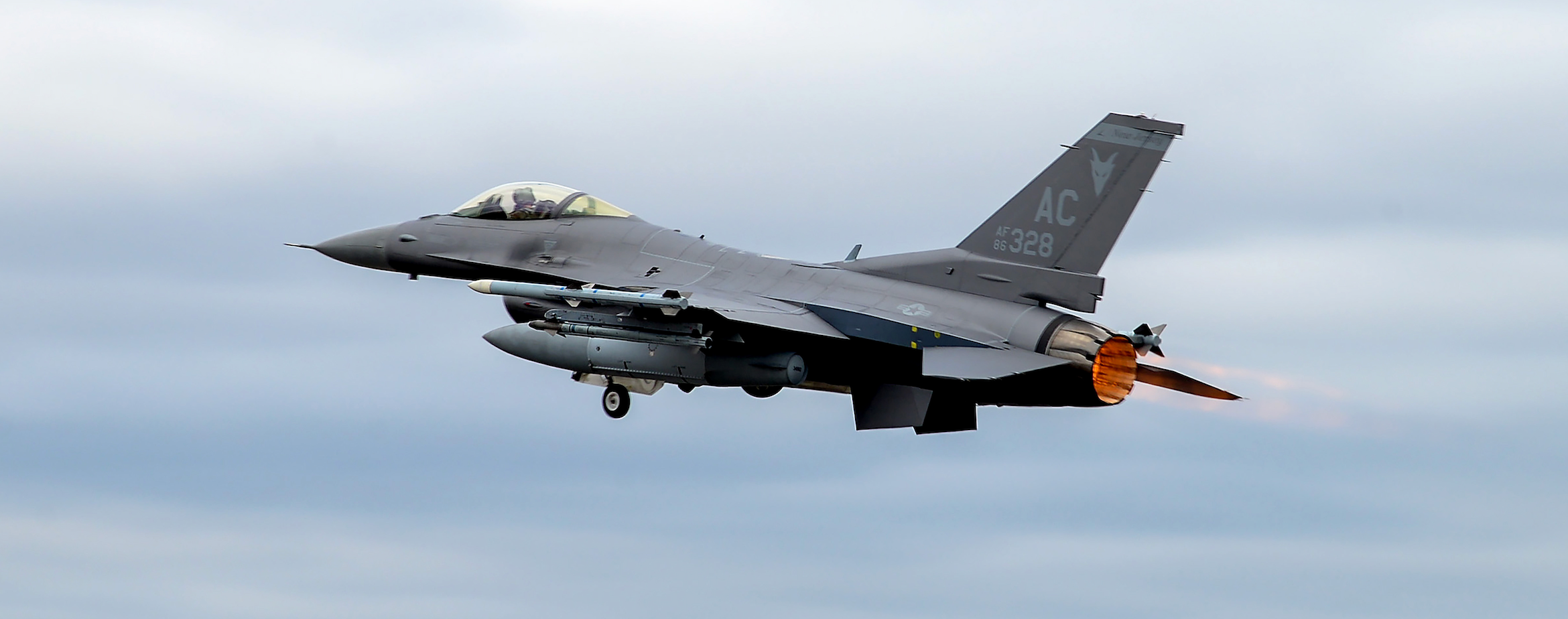 A U.S. Air Force F-16C Fighting Falcon takes off April 1, 2020, at the 177th Fighter Wing, Egg Harbor Township, N.J