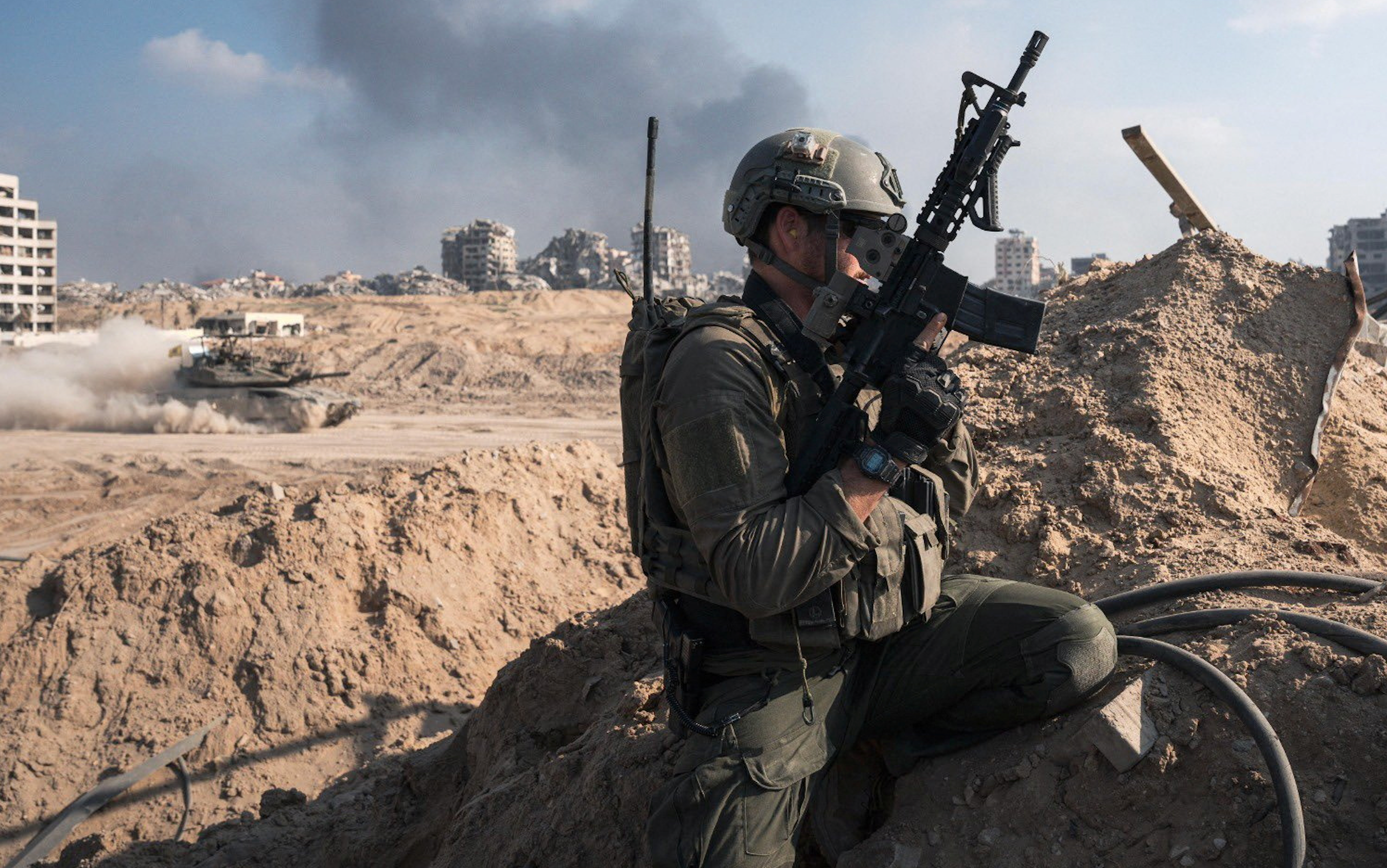 Israeli forces advance into Gaza’s Khan Younis after strikes trigger new mass exodus