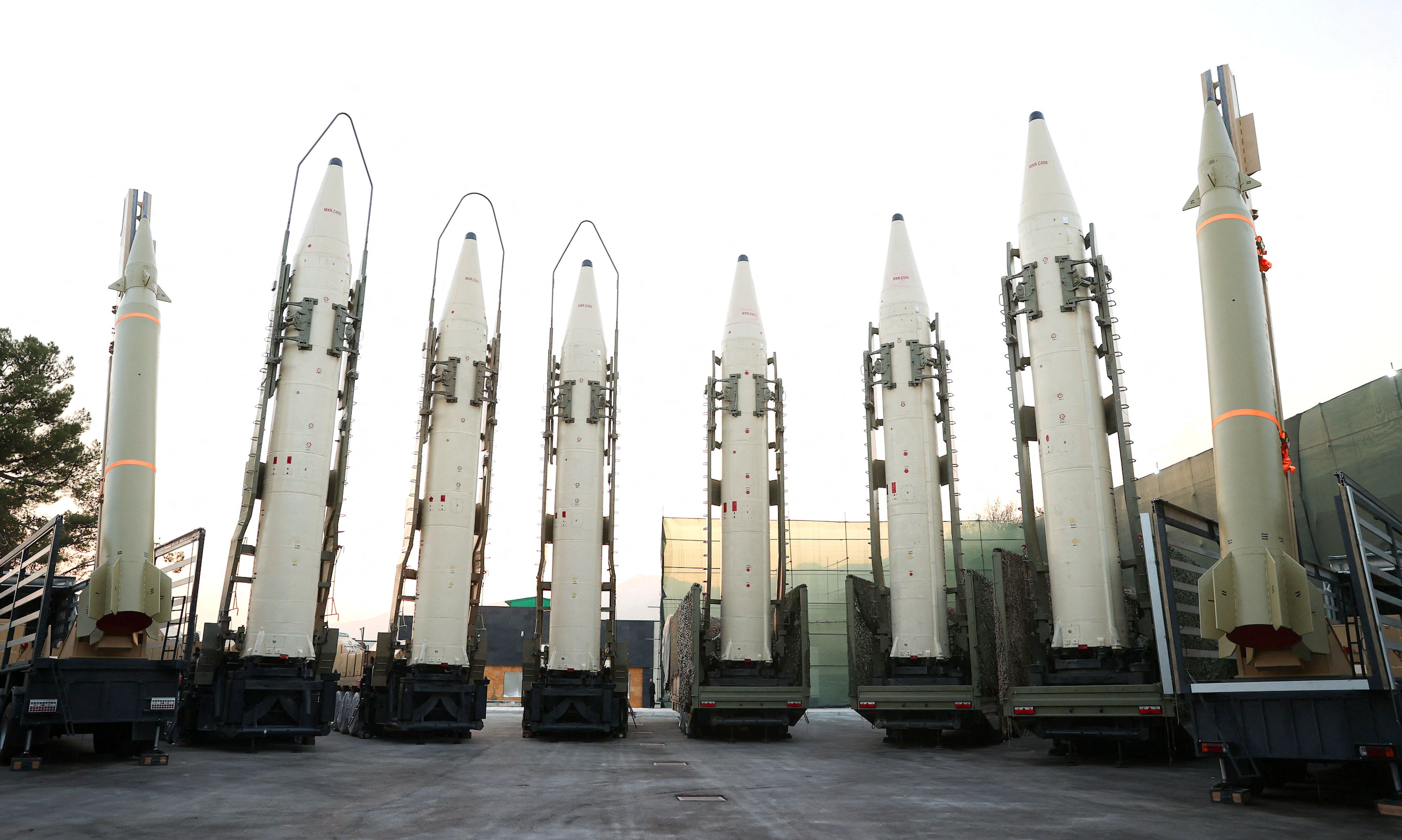 Iran sends Russia hundreds of ballistic missiles, sources say