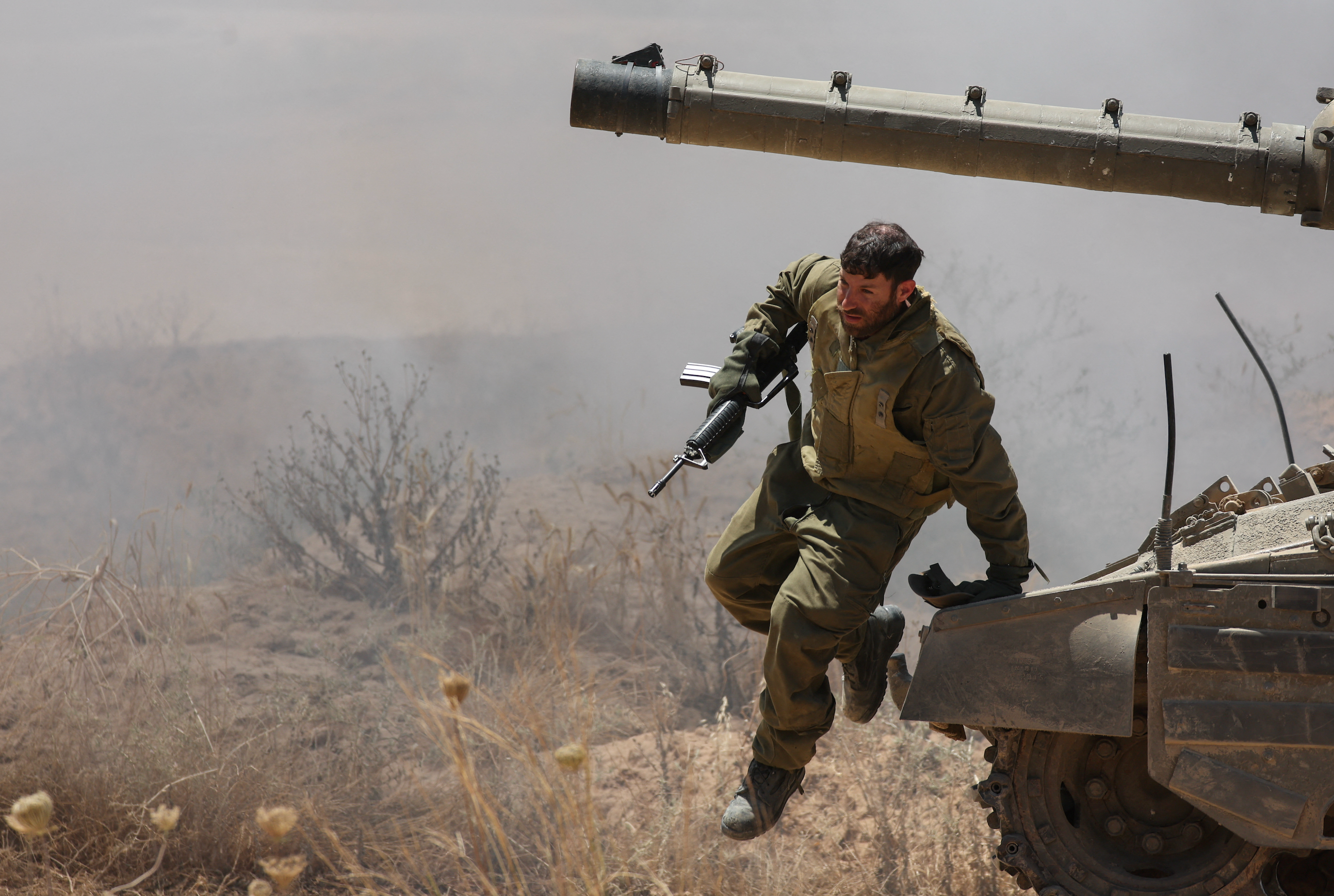 Israel moves in on north Gaza Hamas stronghold, pounds Rafah without advancing