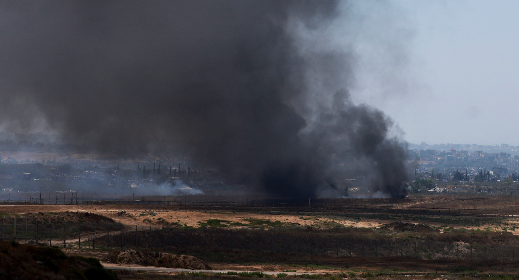 Israel conducts new strikes in Gaza, families seek shelter after evacuation order