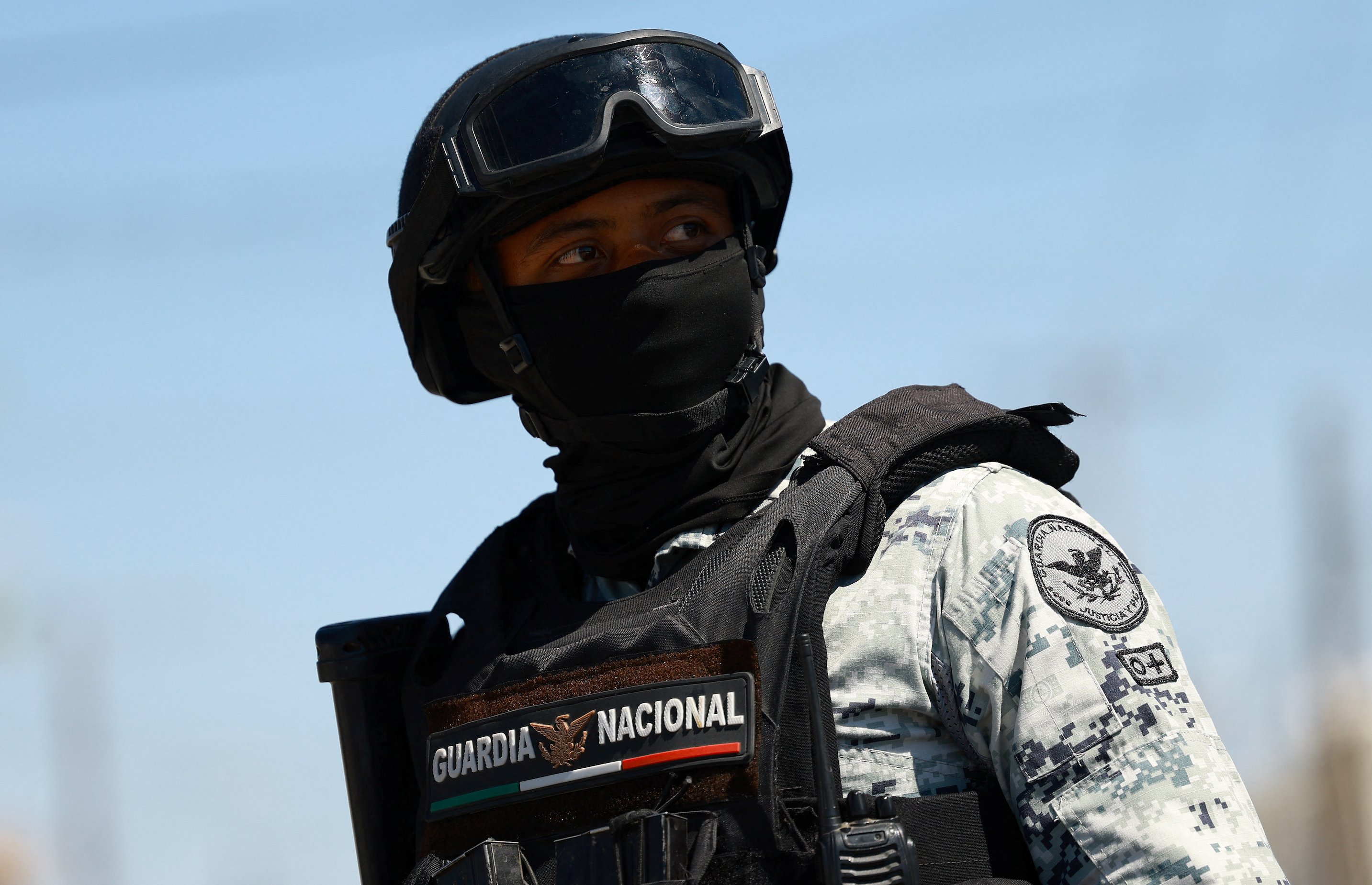 Mexican senators push through reform to boost military control over security