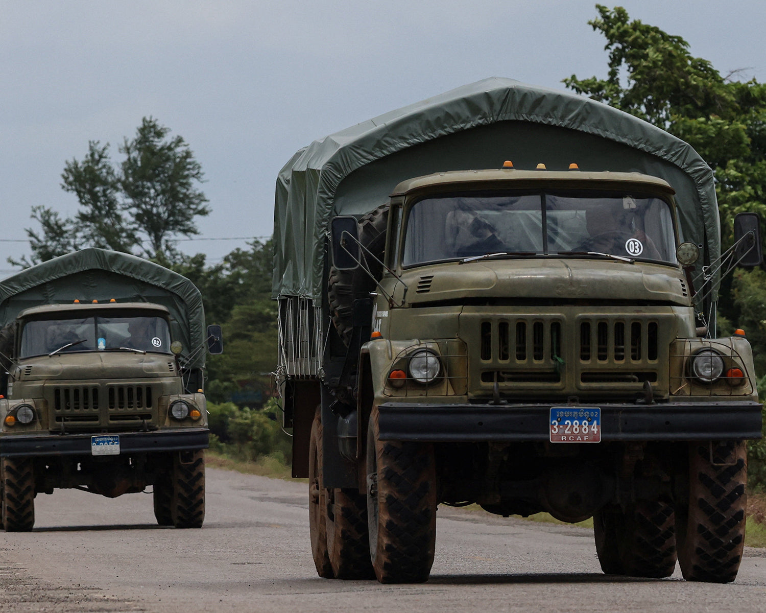 Thailand returns some Cambodian soldiers ahead of key border talks