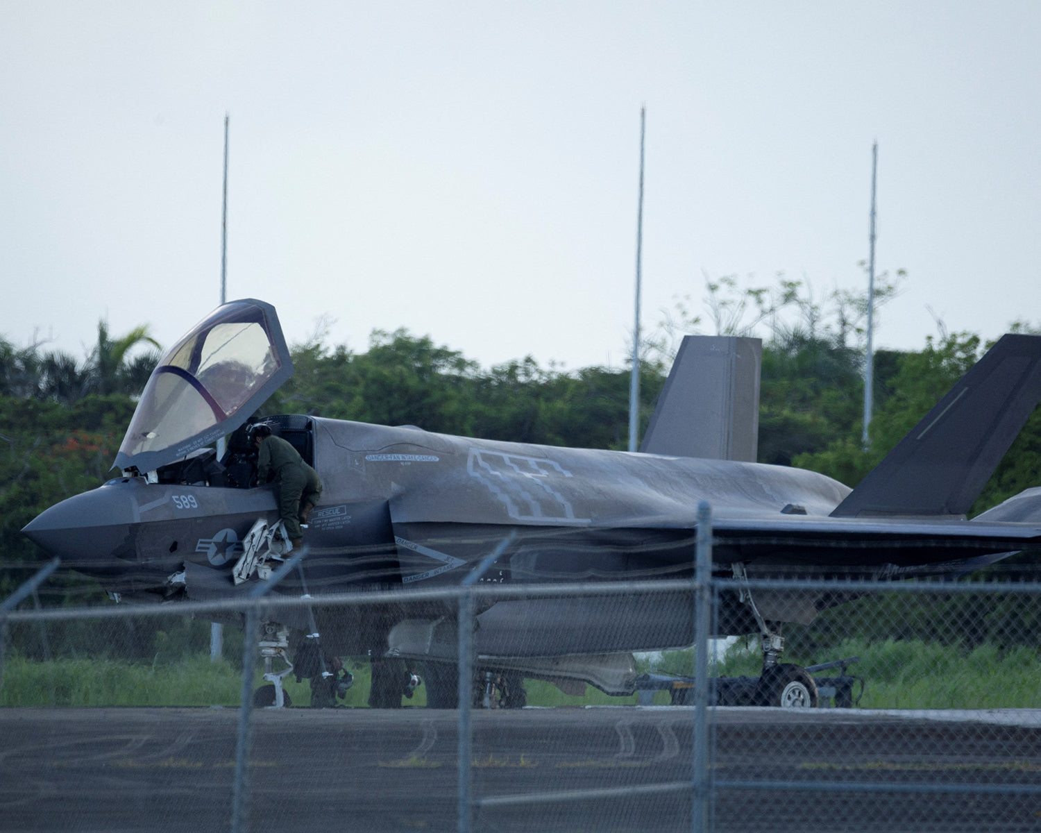 US F-35s arrive in Puerto Rico amid Venezuela tension