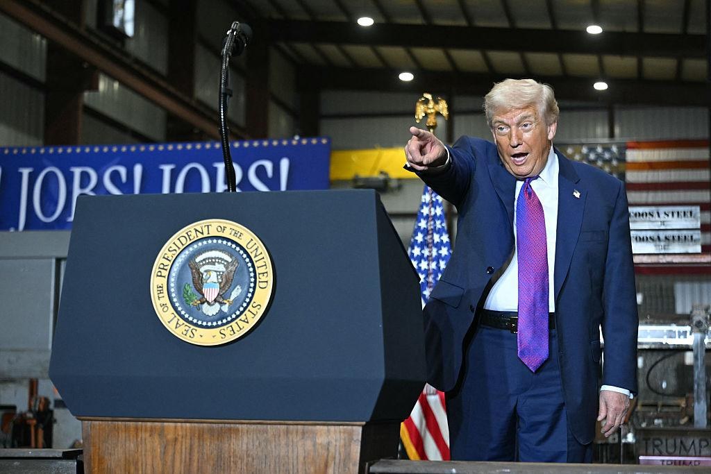 President Donald Trump appears at a shipbuilding announcement in Sparrows Point, Maryland, on October 6, 2026. Two days later, Trump said the United States would not resume attacks on Iran before the November 3 midterm elections. Official White House