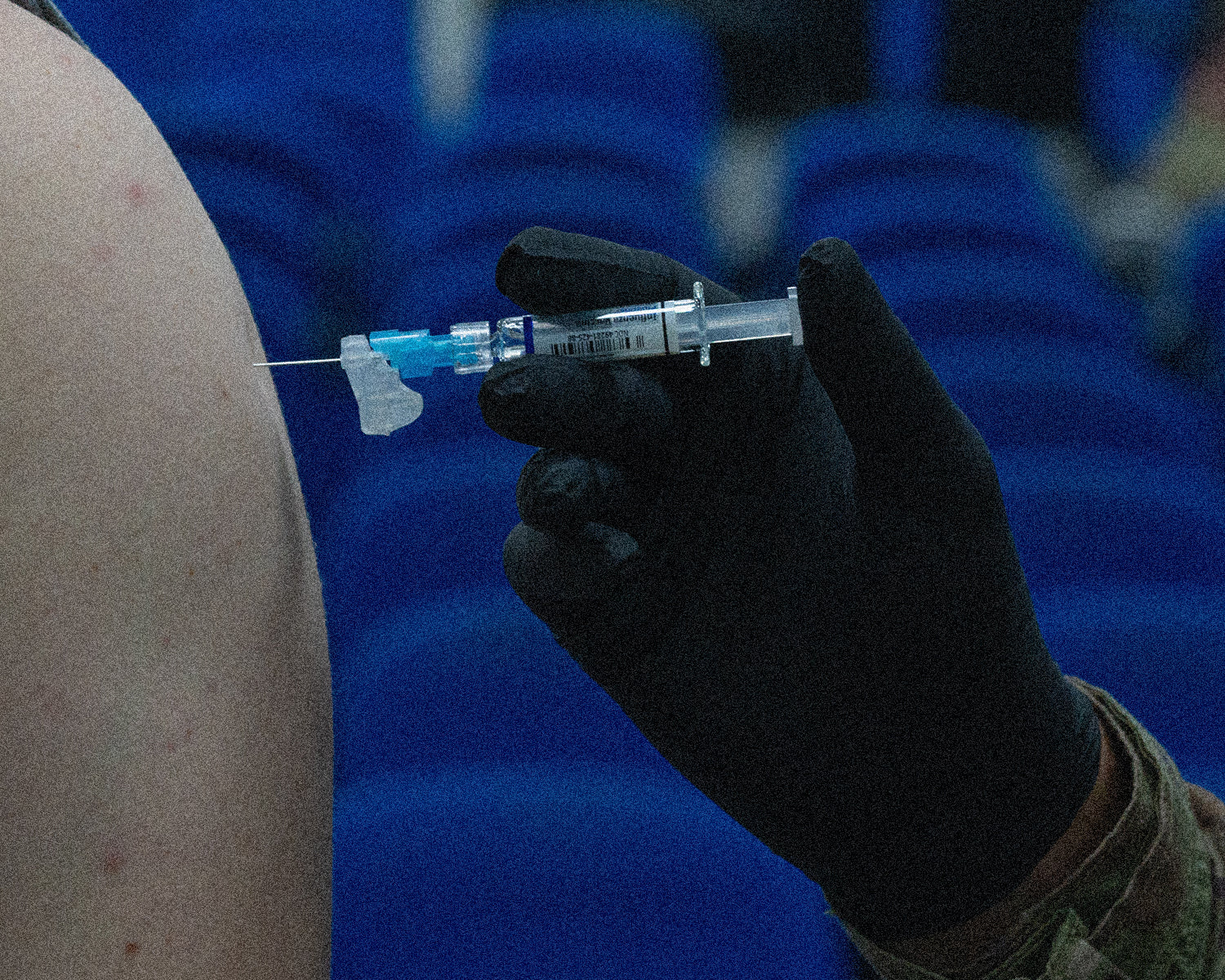 US military requires flu vaccine for some after outbreak in Texas training center
