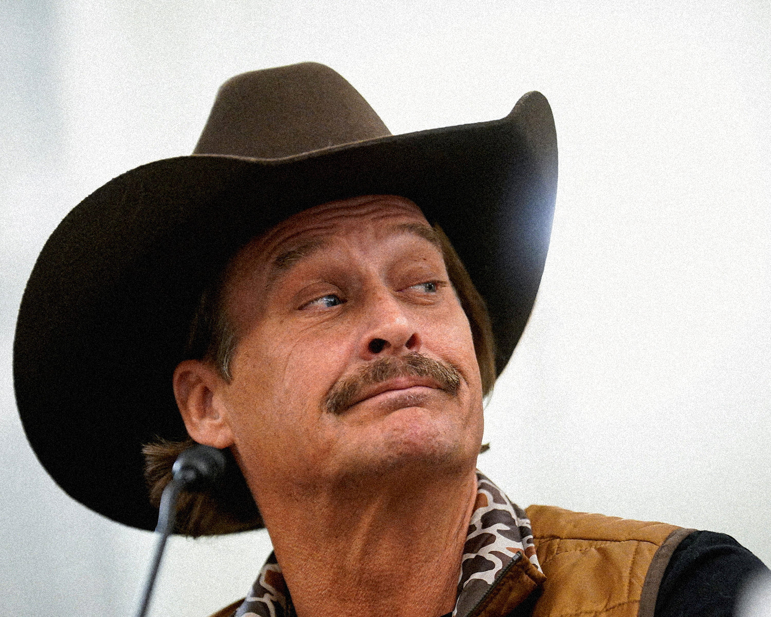 Hegseth says “no punishment” for Army pilots who flew near Kid Rock's house