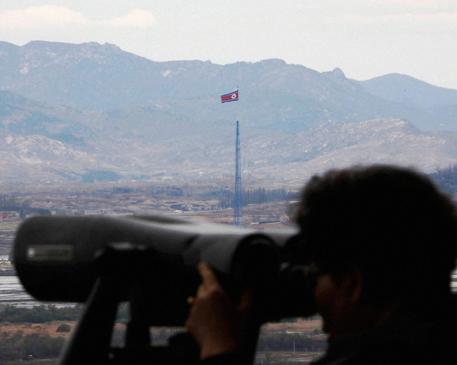 South Korea suspends anti-North Korea radio broadcasts