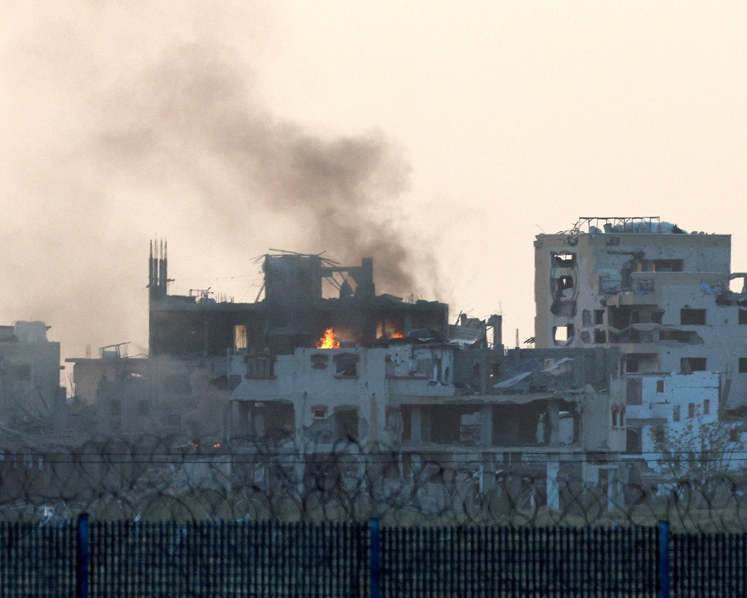 Israel steps up Gaza strikes; polio vaccination halted by blockade