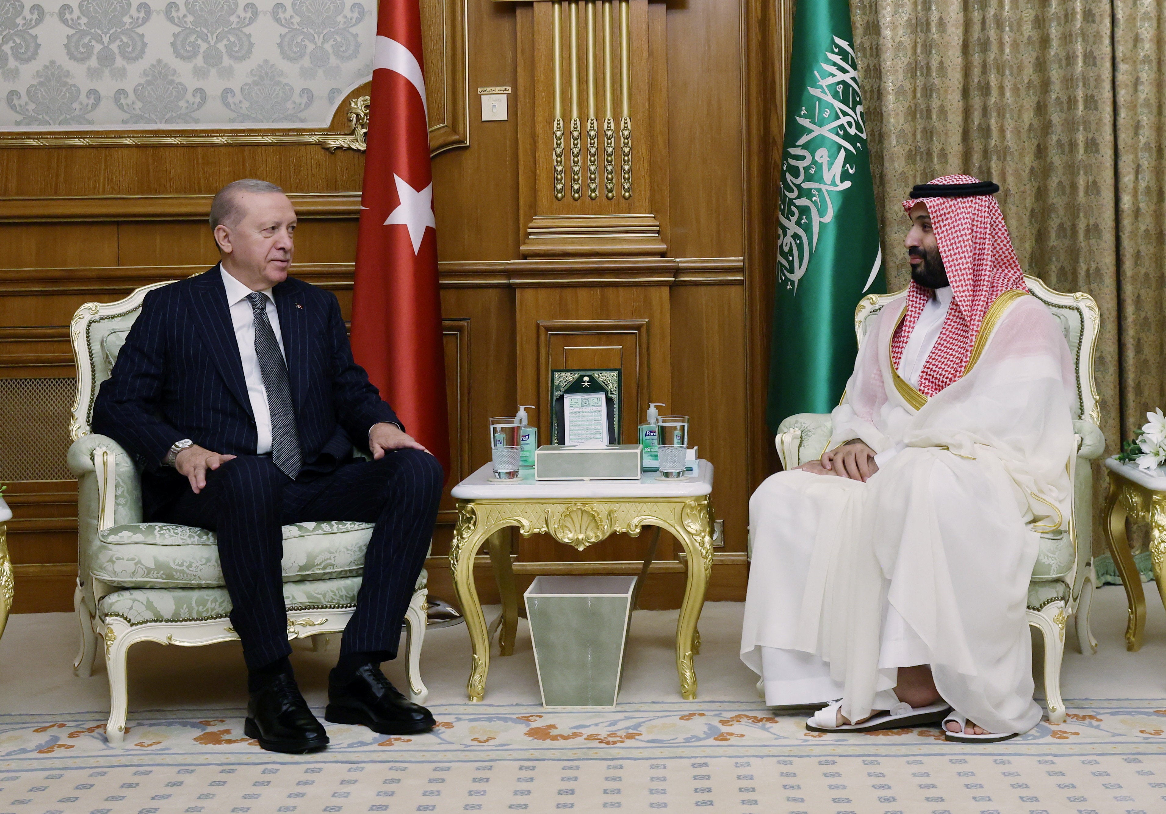 Turkish President Tayyip Erdogan meets Saudi Crown Prince Mohammed bin Salman, ahead of the expected signing of a defence deal between Saudi Arabia, Pakistan and Turkey, in Mecca, Saudi Arabia, August 7, 2026. Murat Cetinmuhurdar/Turkish Presidential