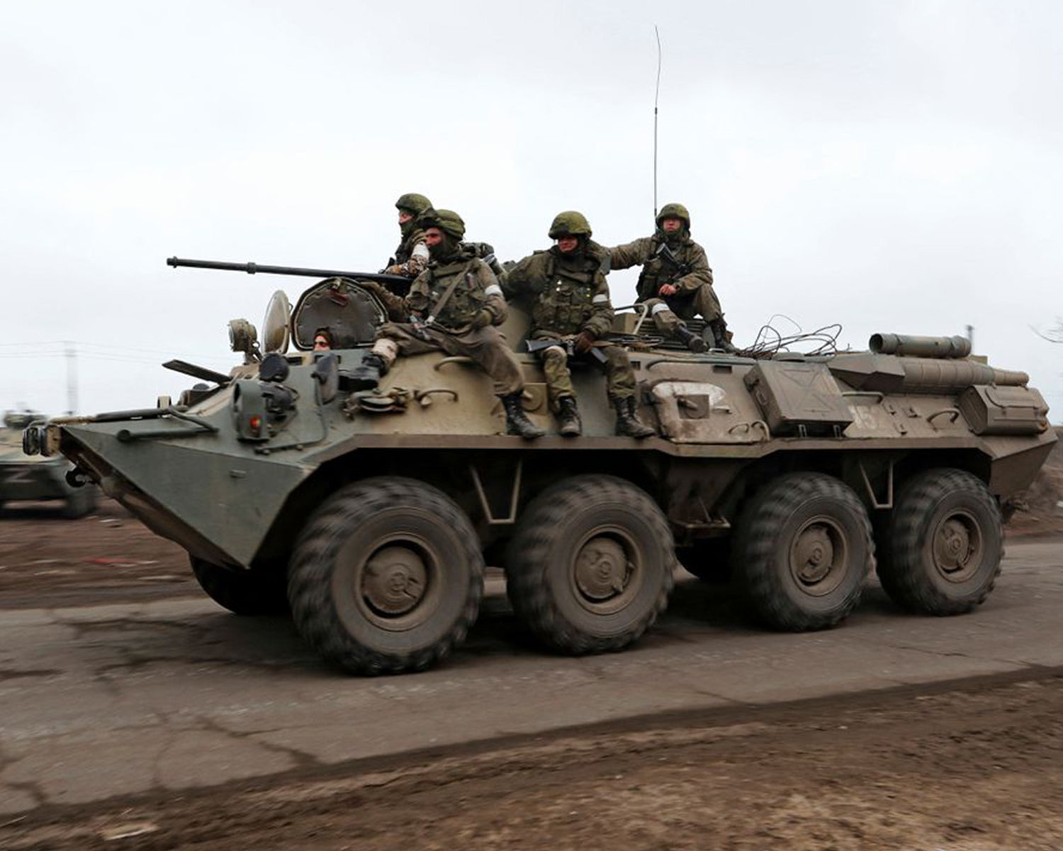 Russian forces make new push into northeast Ukraine