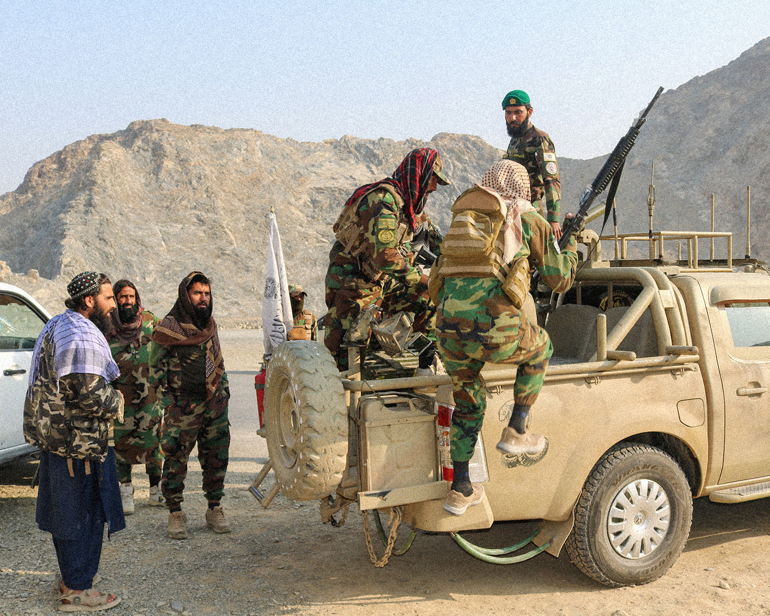 Pakistan, Afghanistan show no signs of stepping back as fighting enters fifth day