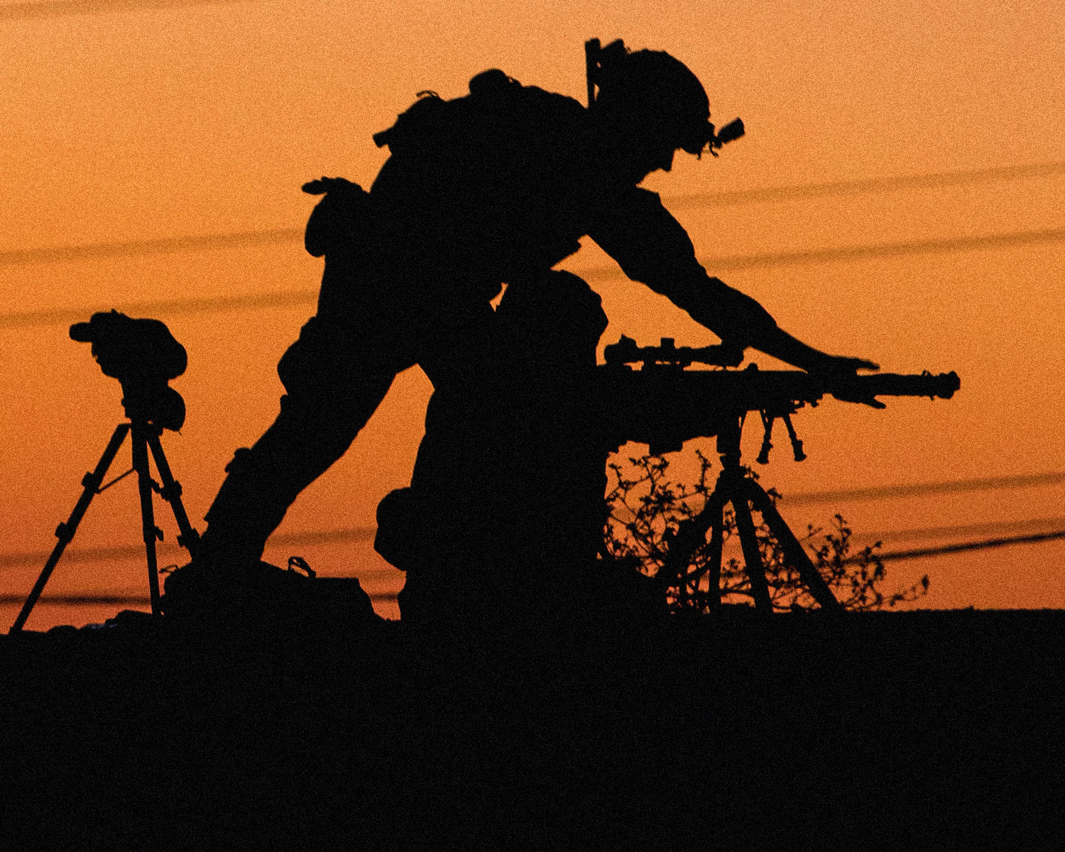 Thousands of US Army paratroopers arrive in Middle East, officials say