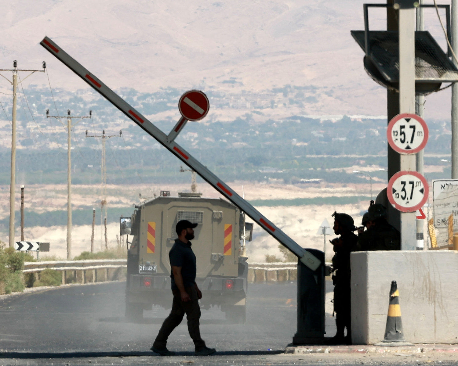 Israel to close West Bank crossing to Jordan indefinitely
