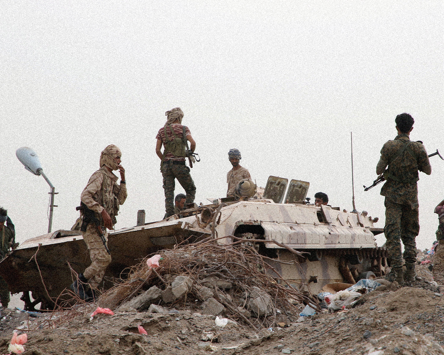 Yemen's southern separatists call for independence vote amid fighting over key region